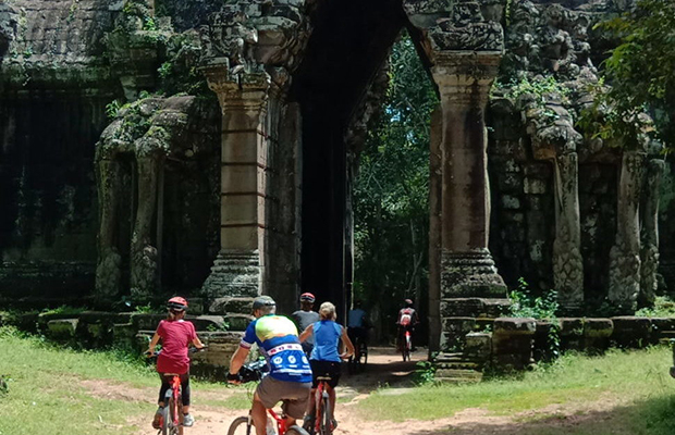 ANGKOR EXPLORER 2 DAYS / 1 NIGHT