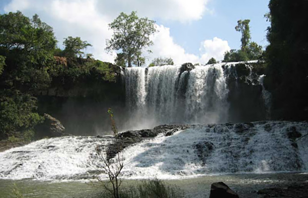 Chrey Yos Waterfall