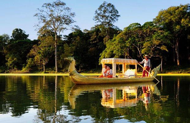 1 hour - Angkor Gondola Cruise with Champagne and Canapes