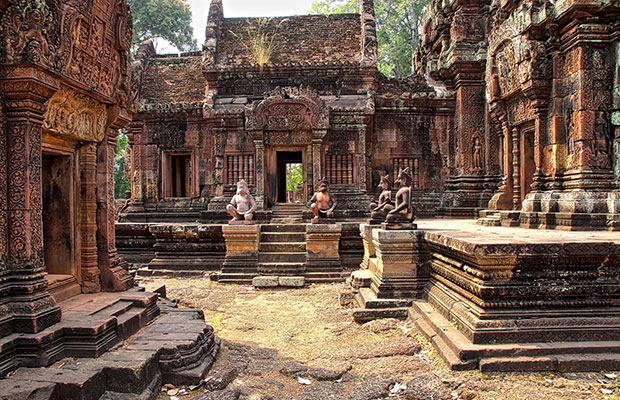 Grand Tour Banteay Srei Temple