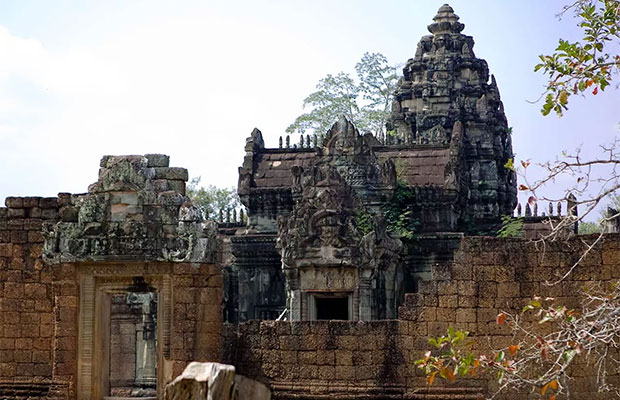 Grand Tour Banteay Srei Temple