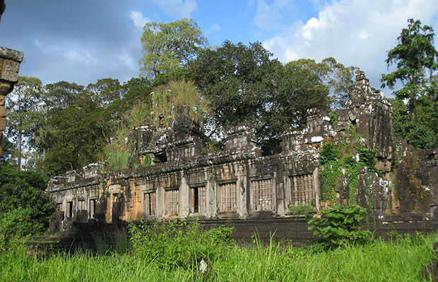 Travel to Khleang Temple