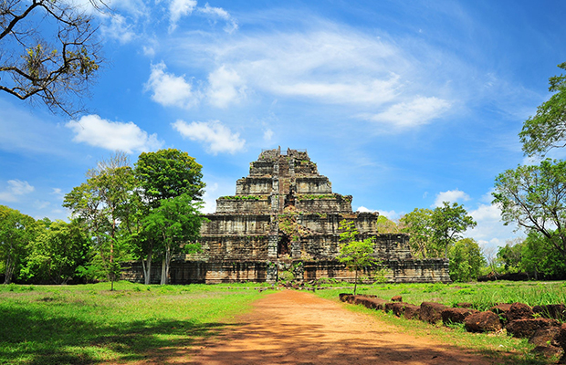 Koh Ker & Beng Mealea Shared Tour