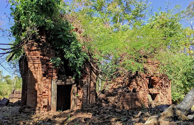 Neak Buos Temple