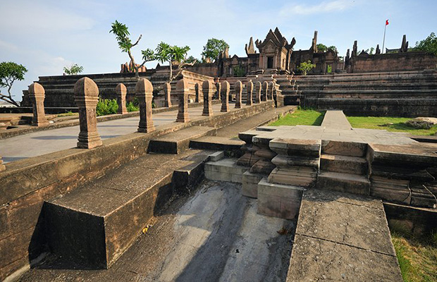 Phnom Pralean Temple