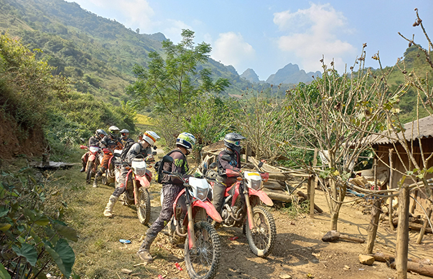 Siem Reap Offroad To Phnom Penh 7 Days Tour