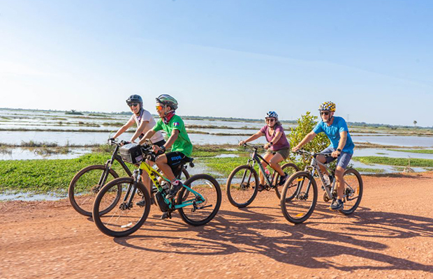 TONLE SAP BIKE RIDE