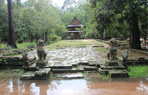 Tep Pranam Temple 1