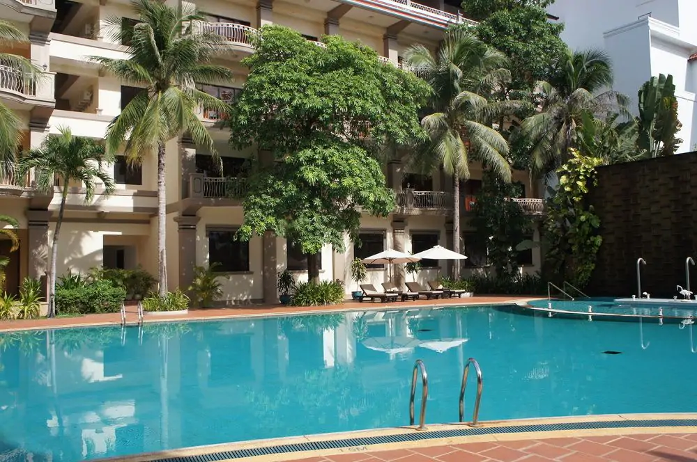 Angkor Howard Hotel Swimming Pool