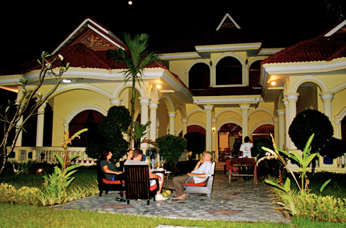 Baca Villa Guesthouse - Relax at Night