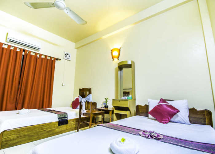 Bou Savy Guesthouse Twin Air-Con Room