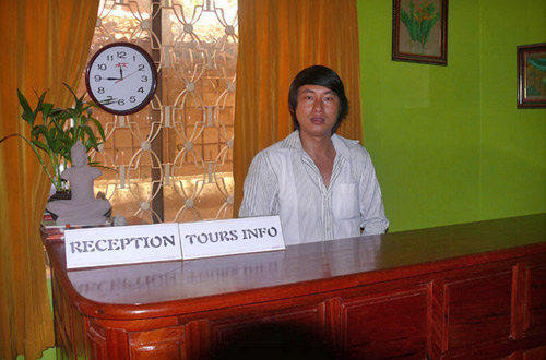 Golden Takeo Guesthouse Receptionist