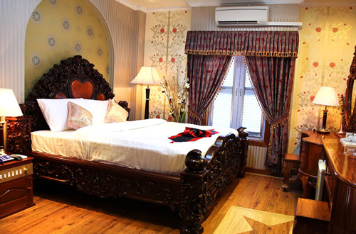 King Fy Hotel Suite Room