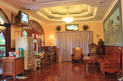 Ponloue Angkor Guesthouse Lobby