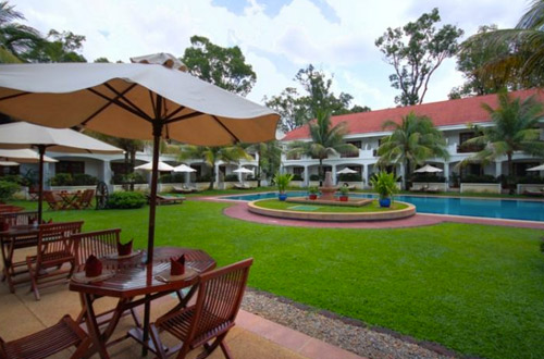 Royal Bay Inn Angkor Resort Pool Garden