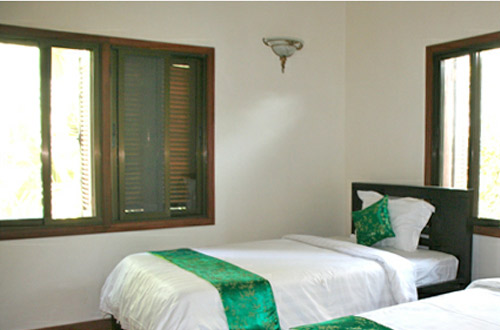 The Pool and Palm Villa Deluxe Twin Room