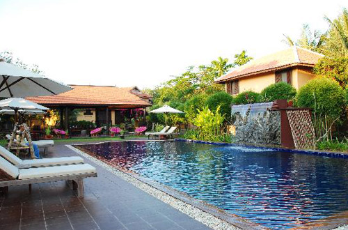 The Pool and Palm Villa Swimming Pool