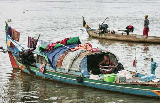 Phnom Penh Traditional Fishing Boat Day Trip Tour