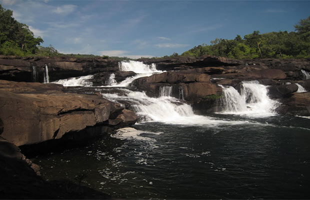 Veal Achaut Waterfall