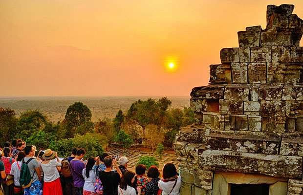 Angkor Wat Shared Tours small Groups sunset