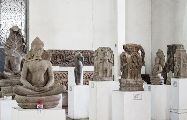 Angkor National Museum - Art & Carving