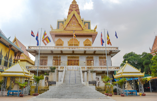 Attraction in Wat Ounalom, Phnom Penh