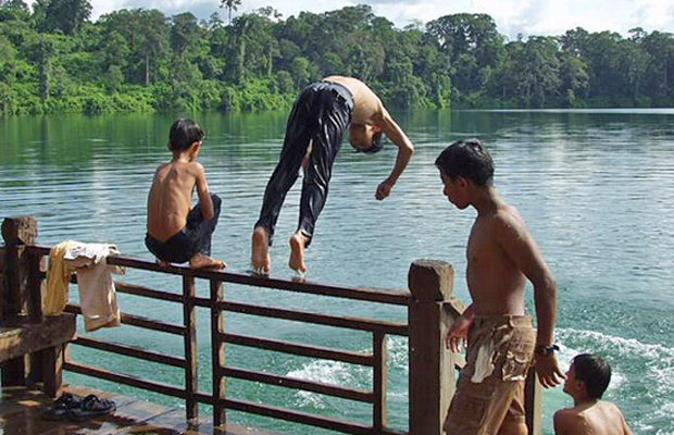 Boeng Yeak Loam Swimming