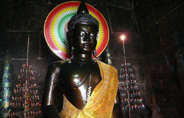 Buddha in Wat Ounalom, Cambodia