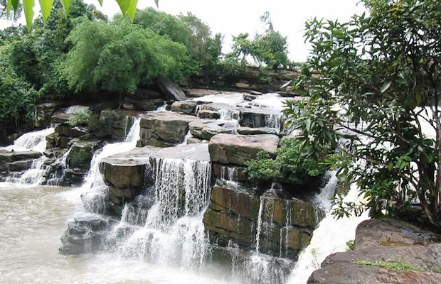 Kbal Chhay Waterfall 1