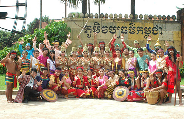 Cambodian Cultural Village - Apsara Performance