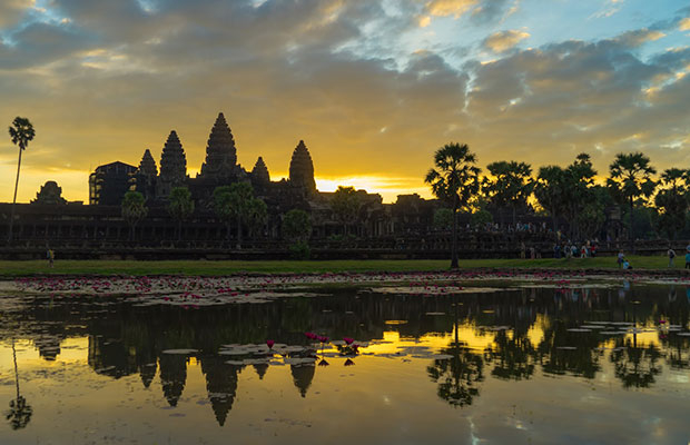 Full Day - Explore Angkor Thom, Ta Prohm & Angkor Wat Day Tour