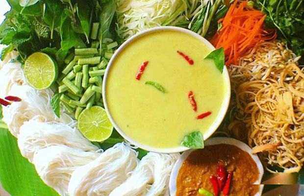 Nom banh chok (Khmer noodles)