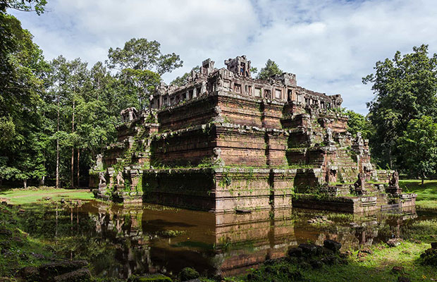 Phimeanakas Temple 1