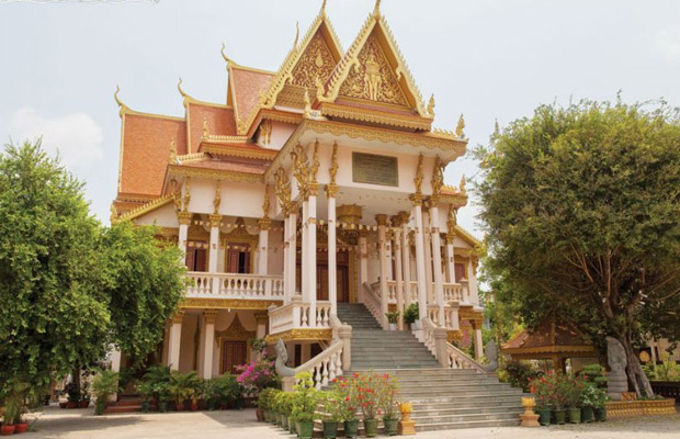 Wat Langka Phnom Penh - Angkor Focus Travel